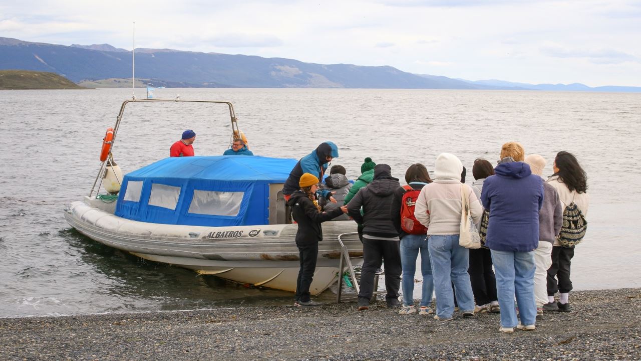 Penguin Watching at Isla Martillo foto 11