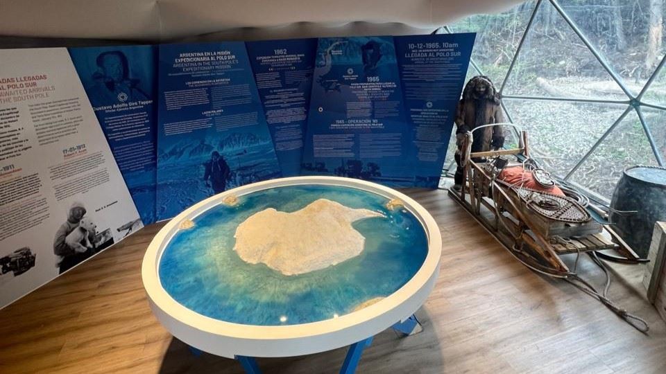 Experiencia Antártica: Motos de Nieve y Exposición "Exploradores Antárticos" foto 3