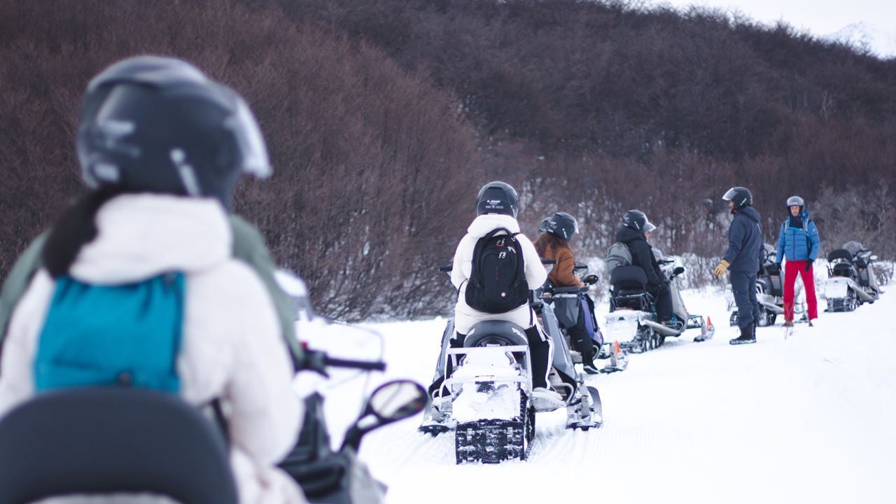 Experiencia Antártica: Motos de Nieve y Exposición "Exploradores Antárticos" foto 1