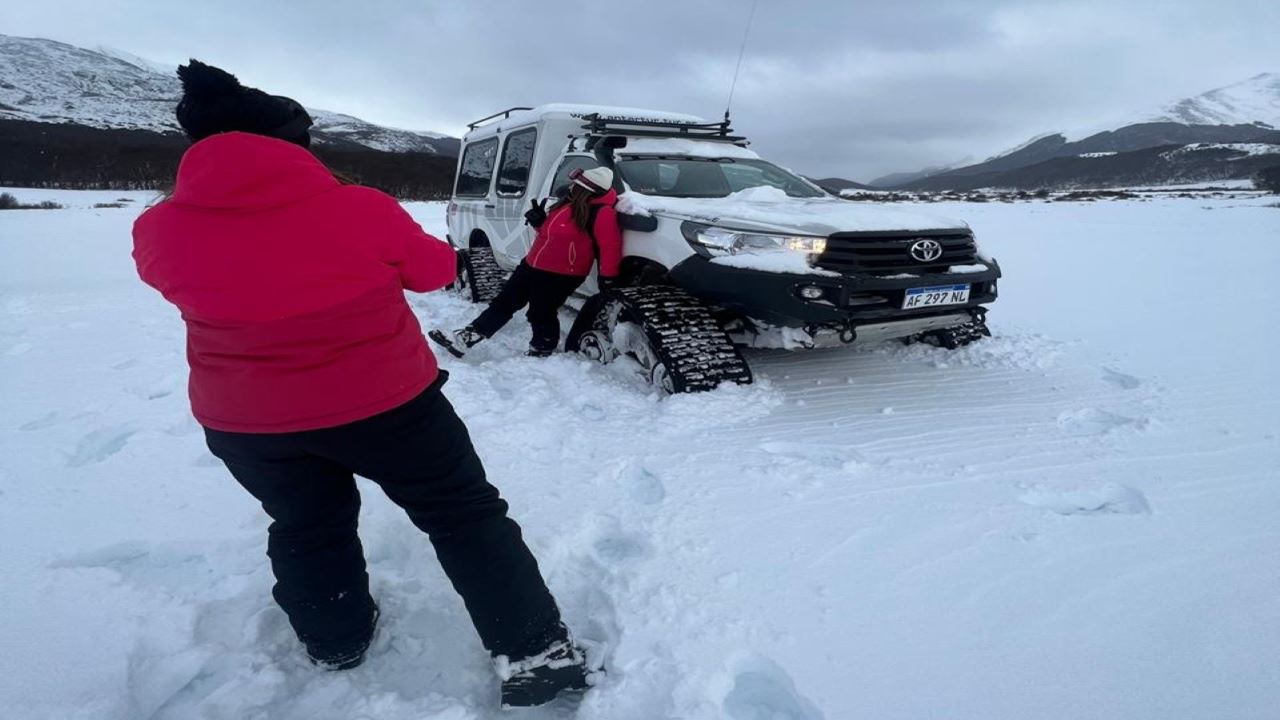Experiência De Inverno De Dia Inteiro Com Huskies, Raquetes De Neve E Moto De Neve foto 2
