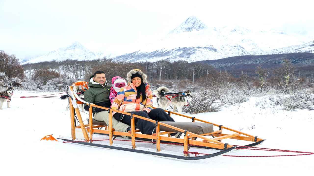 Experiência De Inverno De Dia Inteiro Com Huskies, Raquetes De Neve E Moto De Neve foto 8