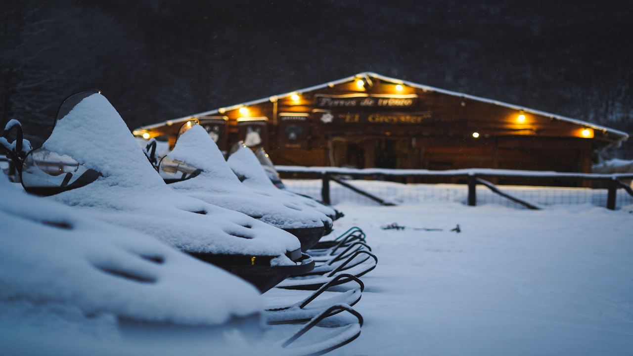 Llanos del Castor: Snowmobile, Sledding & Snowshoeing foto 3