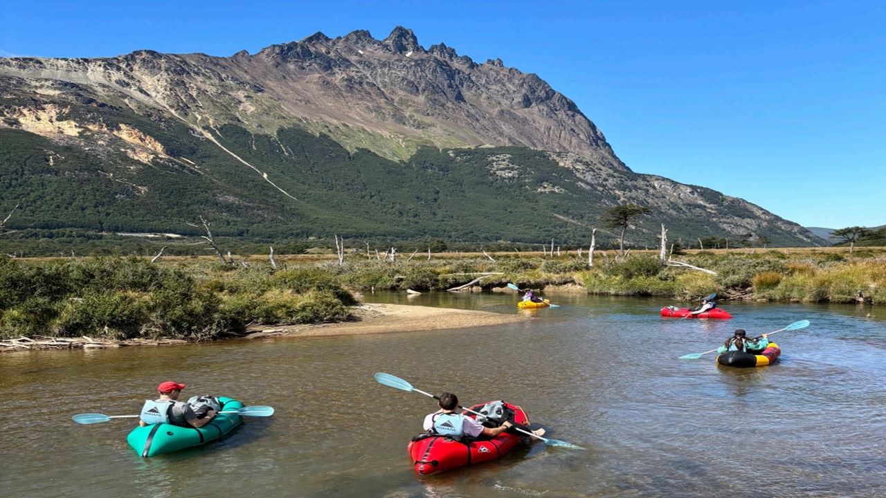 Packrafting En Río Olivia con Trekking en Bosques Nativos foto 5