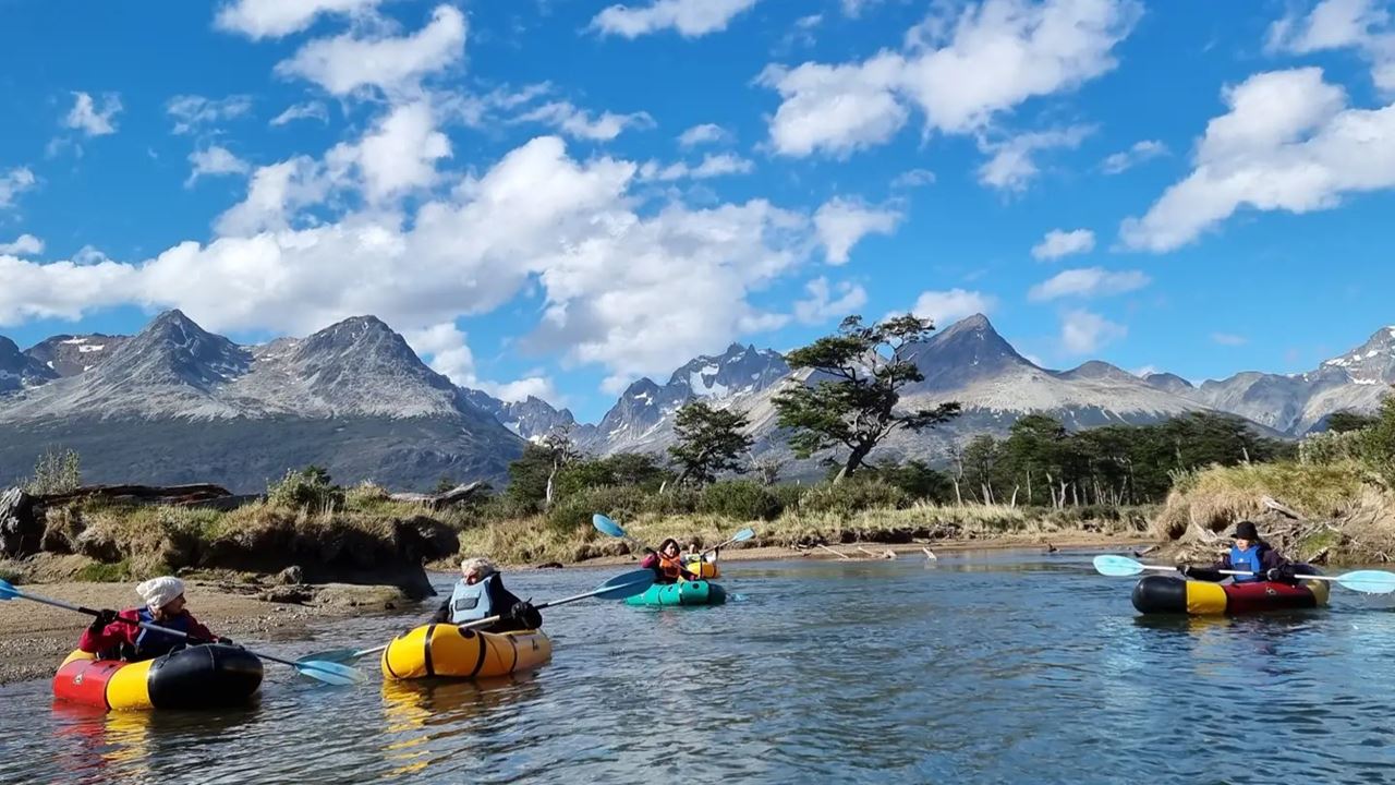 Packrafting En Río Olivia con Trekking en Bosques Nativos foto 2